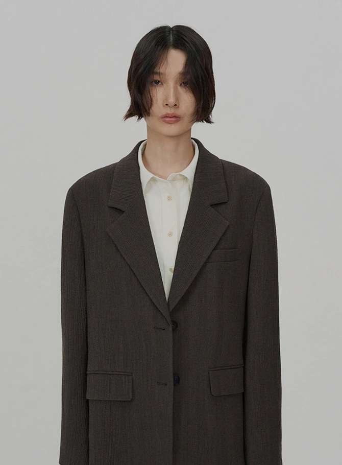 인사일런스 우먼