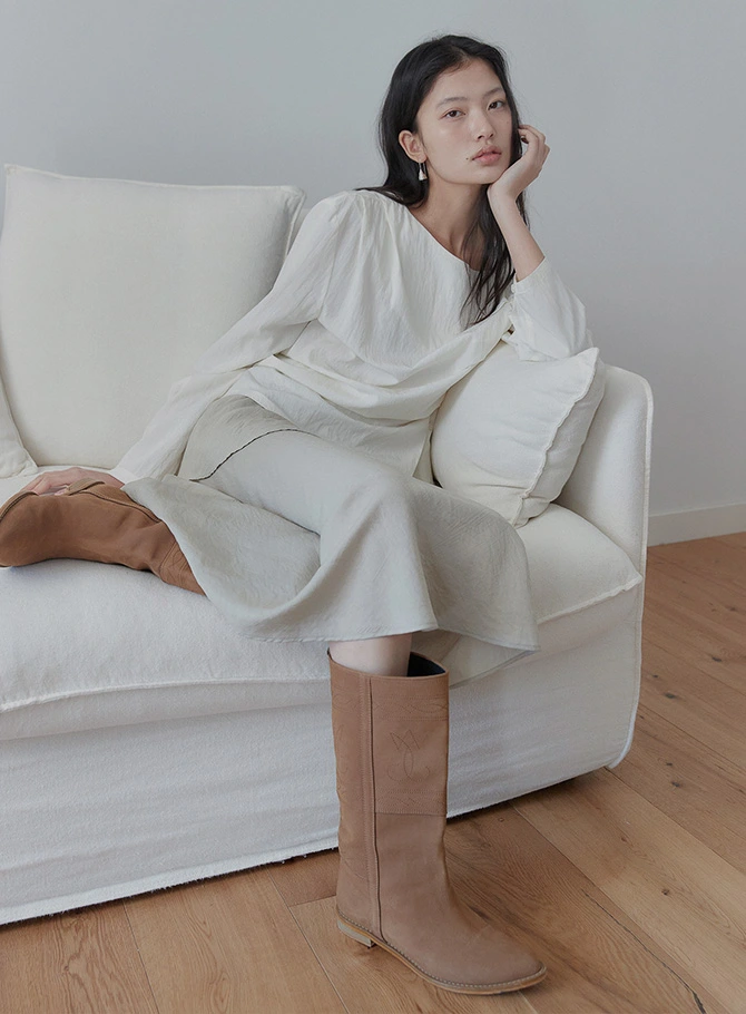 아우로
26SPRING 발매