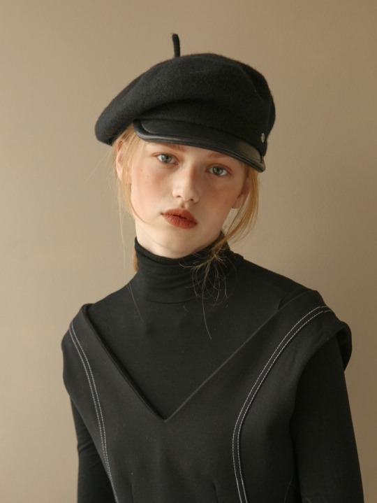 Duck beret Black/Lambskin Black ??????