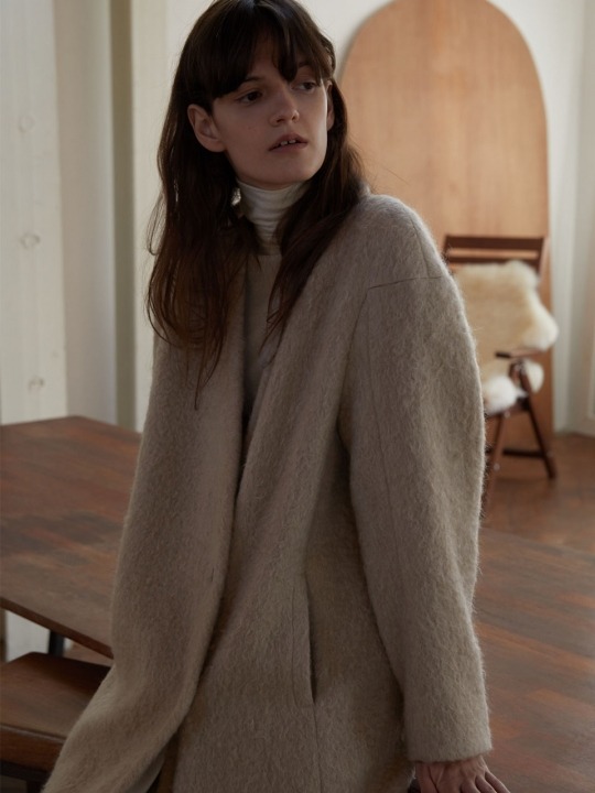 DECEMBER MOHAIR COAT (LIGHT MOCHA) 하고