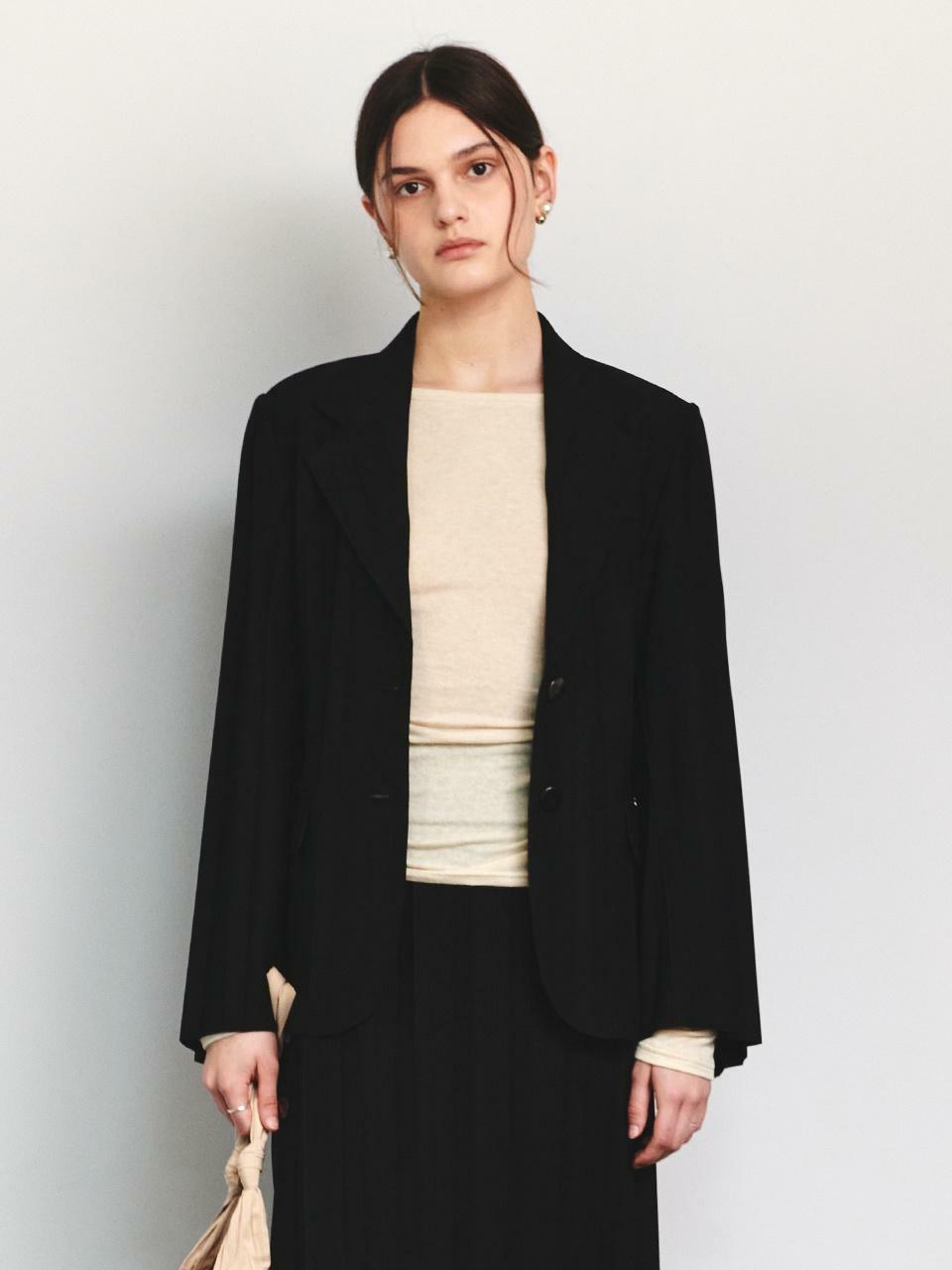 Maris Accordion Jacket_Black 하고