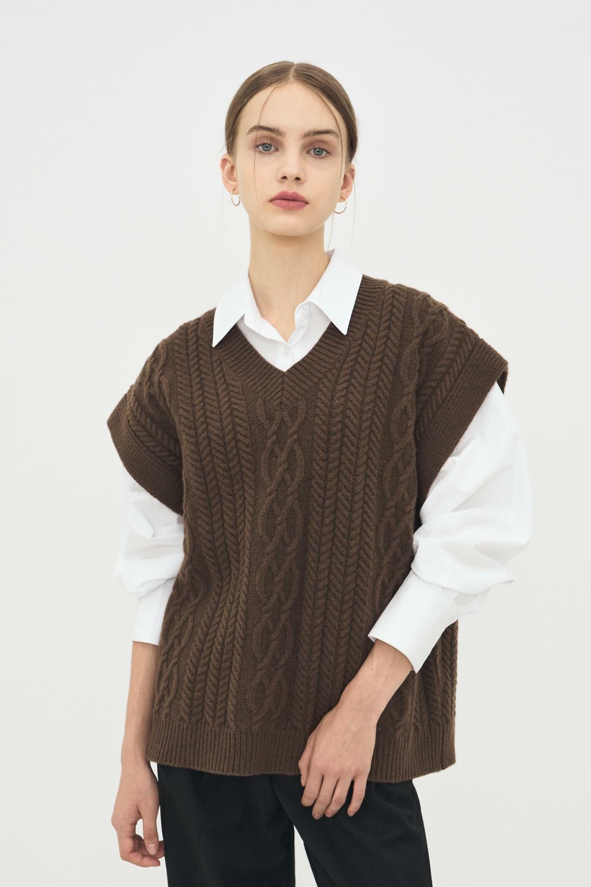 Cable Knit Vest 하고