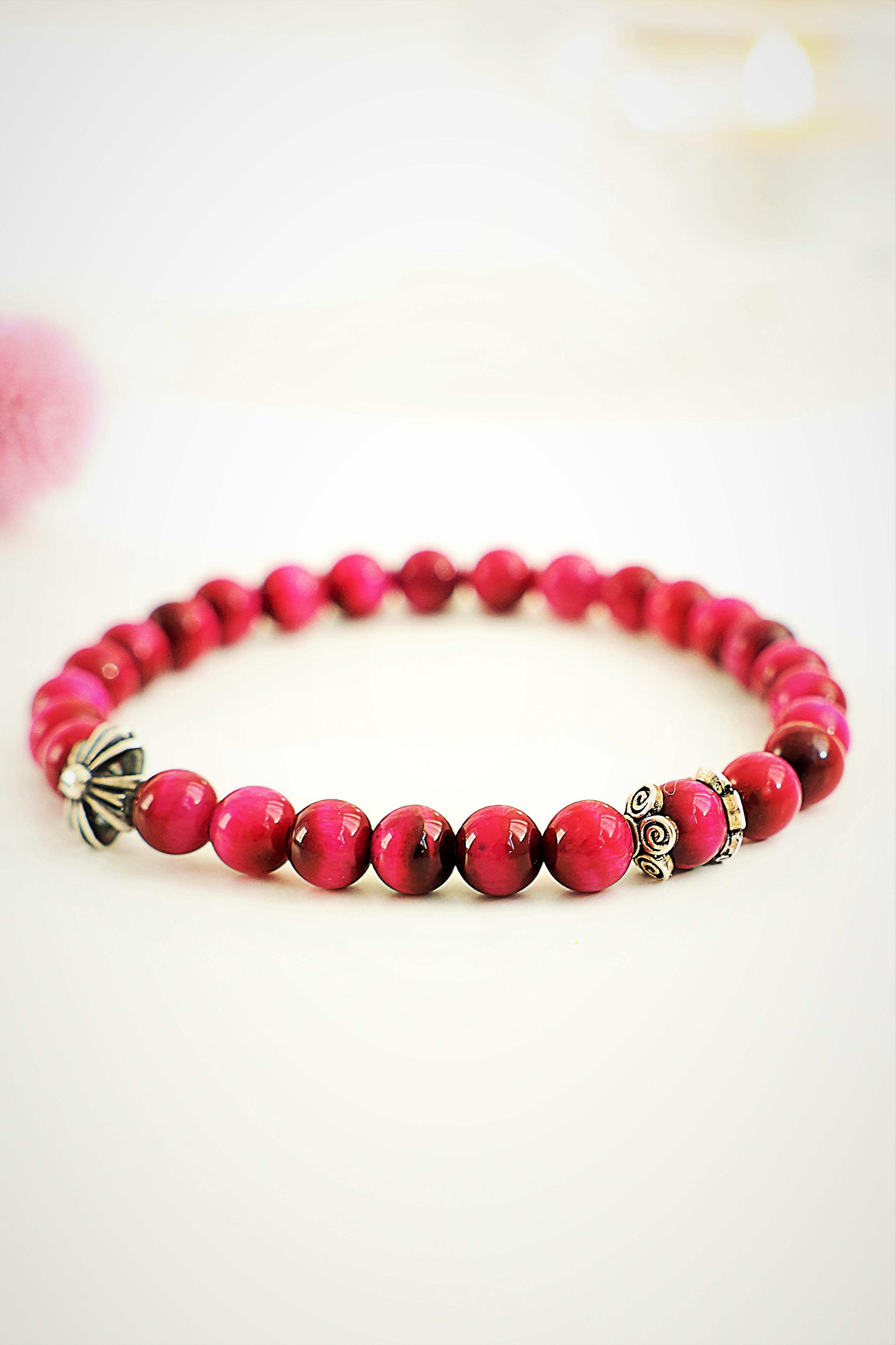 Ruby tiger eye bracelet 하고