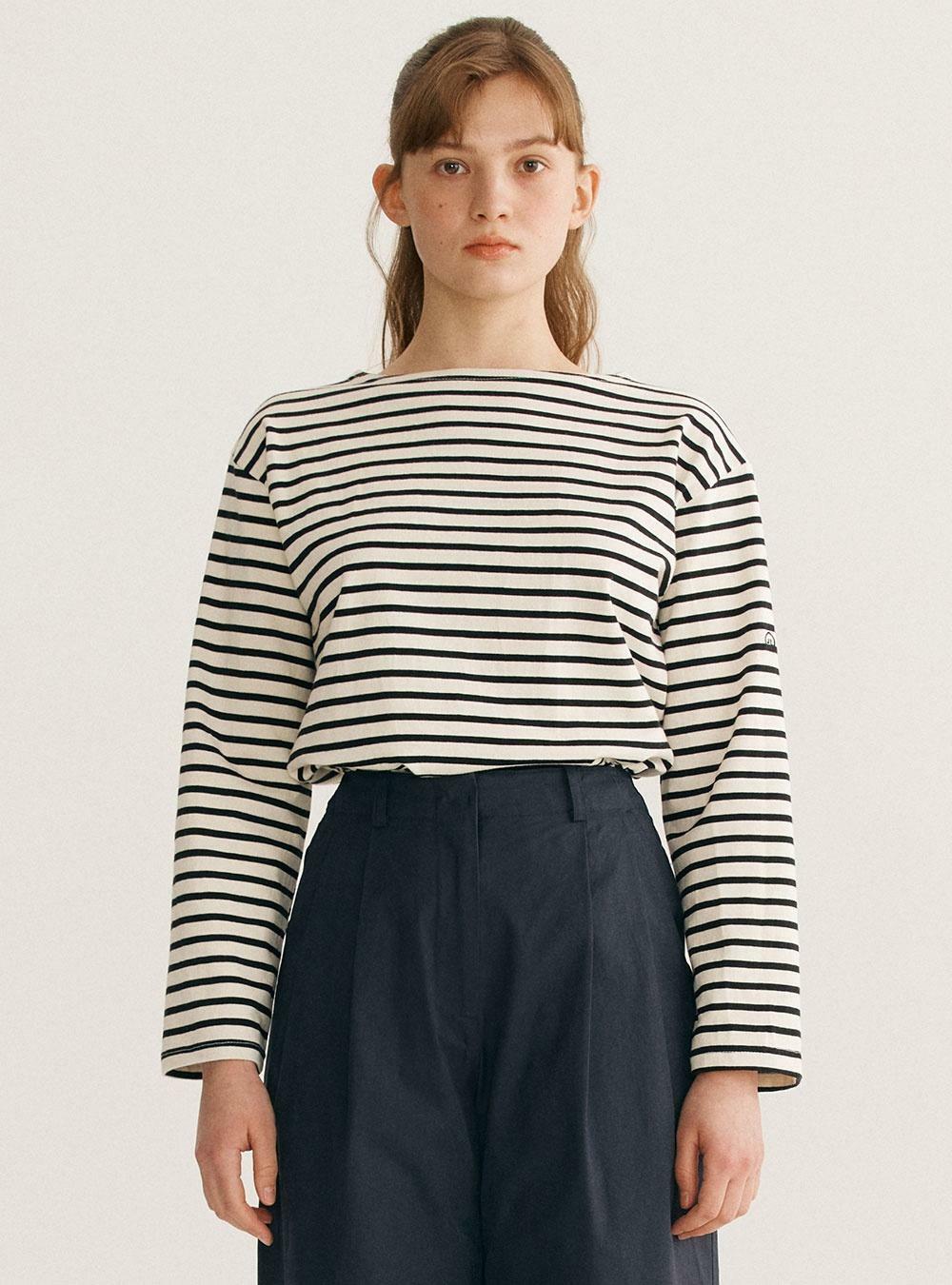 boat neck stripe tee black 하고