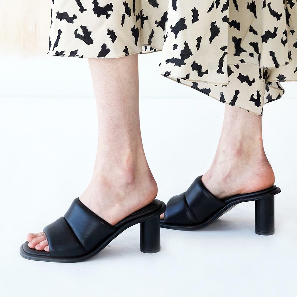 Laila Sandals Leather Black 하고