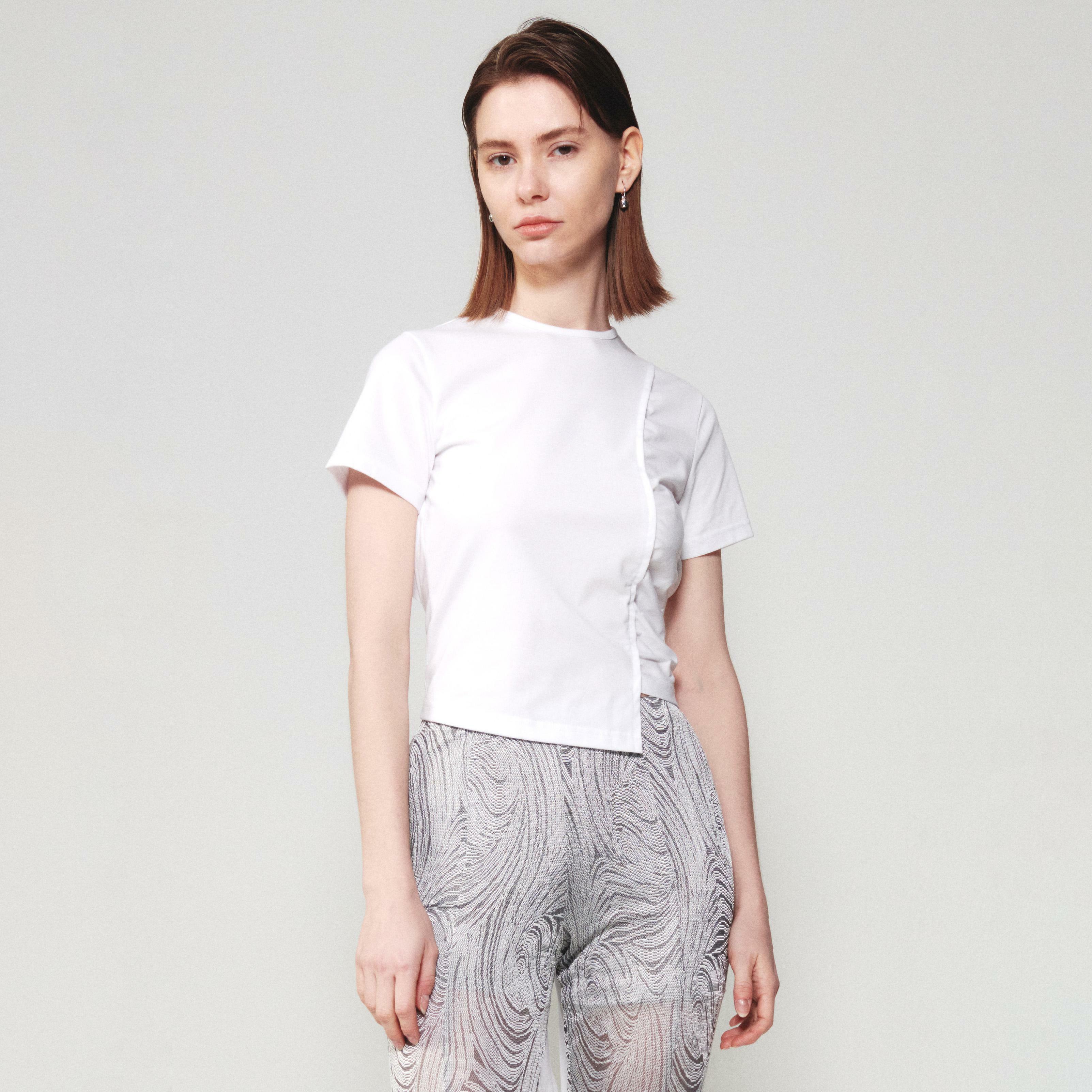 OPEN BACK HALF SLEEVE TOP (WHITE) 하고