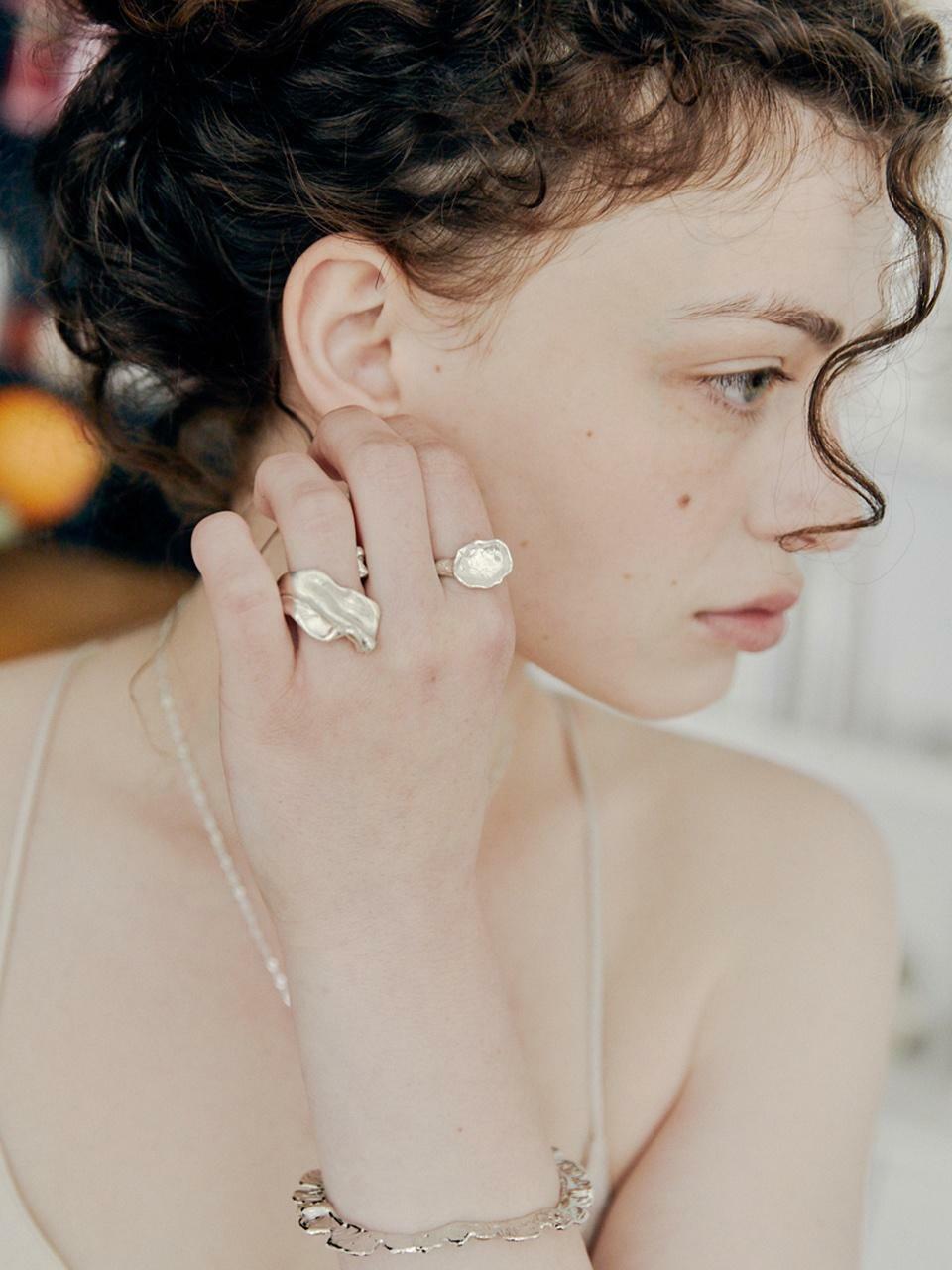 Crumpled Paper Ring 하고