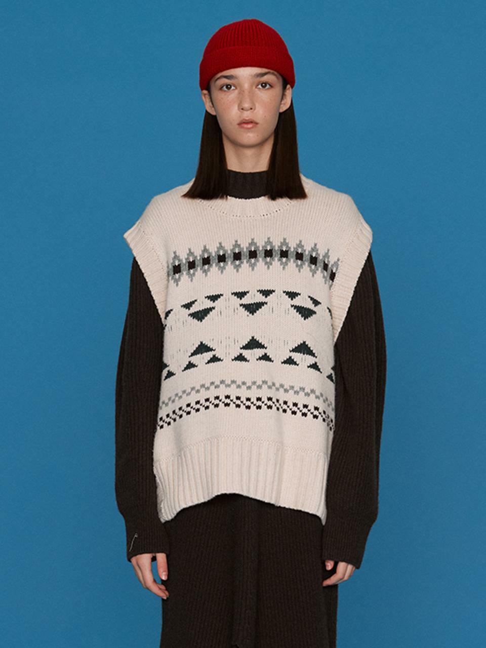 Ann nordic jacquard vest_Ivory 하고