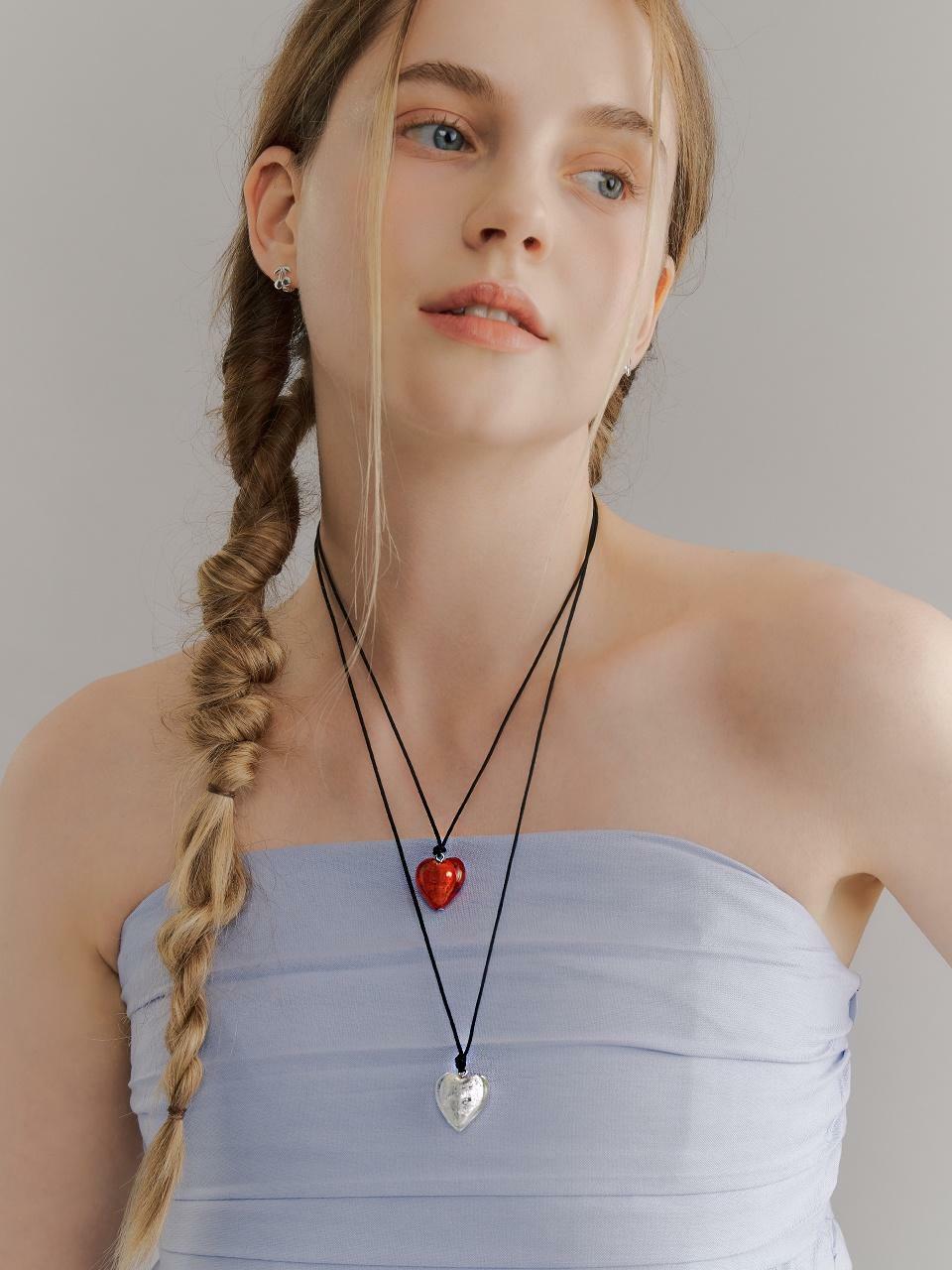 marble heart string necklace 하고