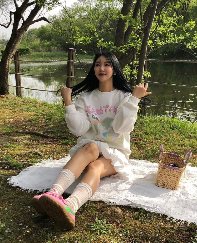 in-line-bear-sweatshirt-white