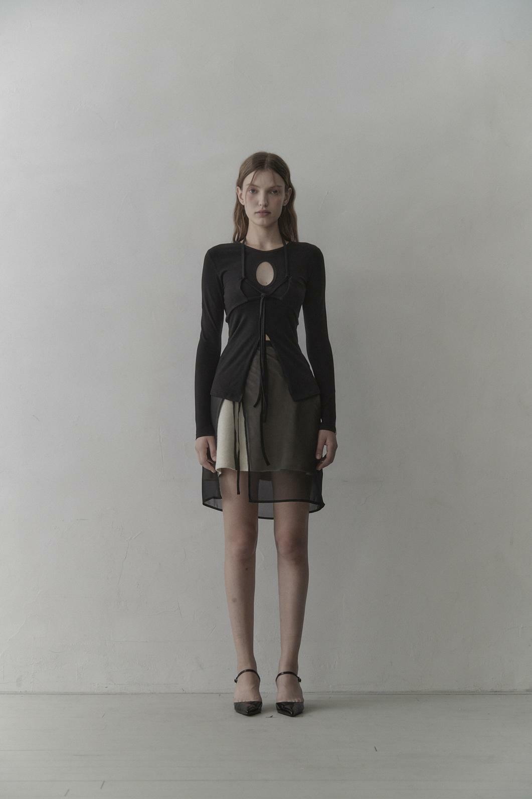 Dream string cut-out t-shirt - Black - 하고