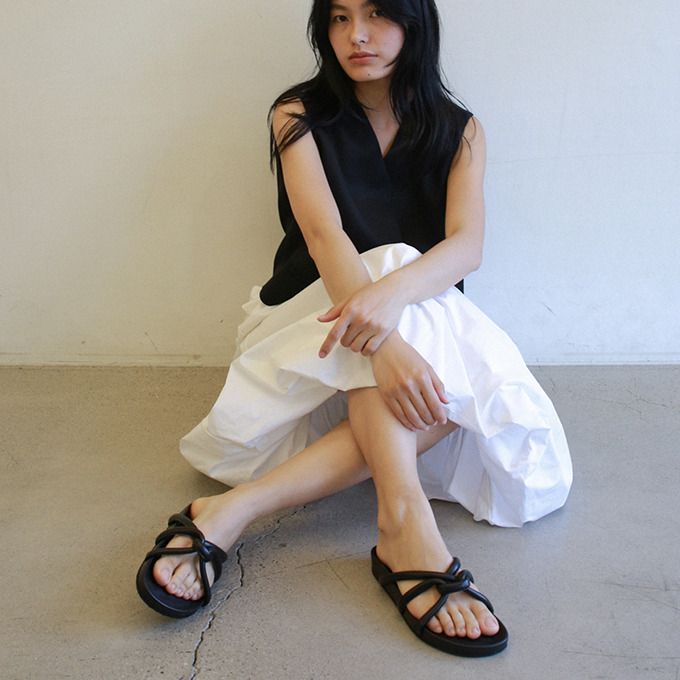 JANE ROPE SLIDE_ BLACK - 하고