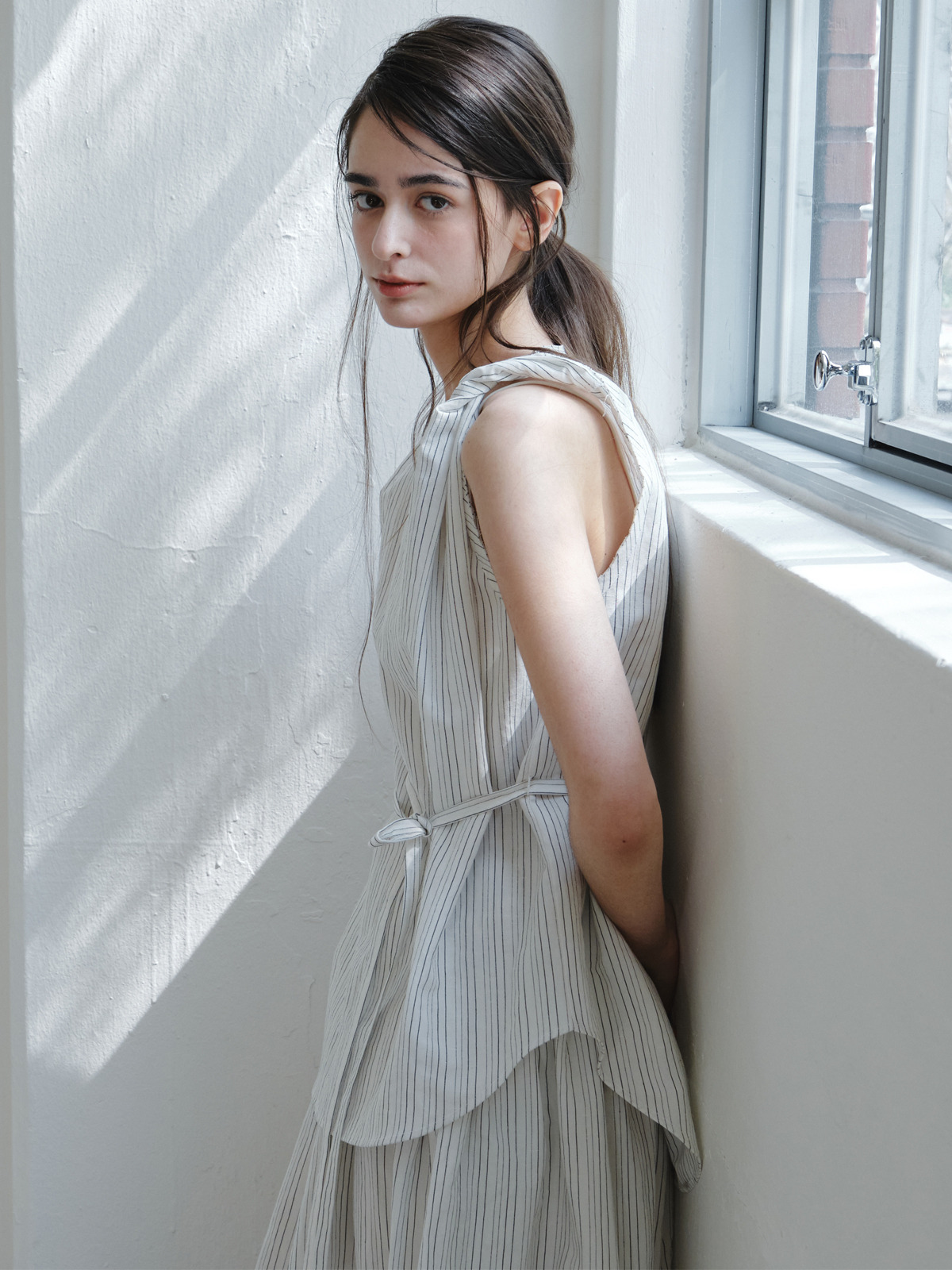 [30%쿠폰]TWIST SHOULDER BLOUSE TOP_OFF WHITE - HAGO(하고)