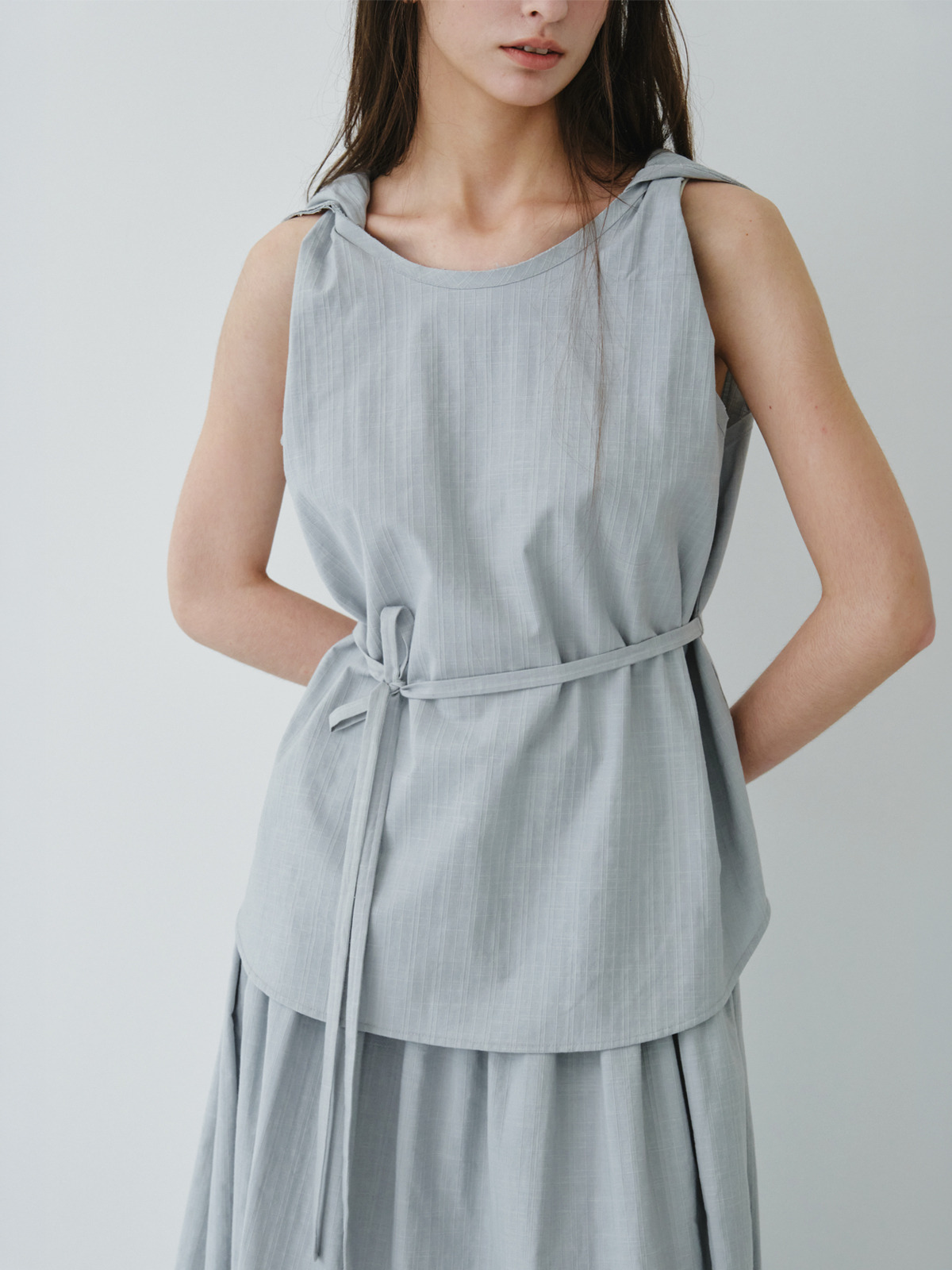 [30%쿠폰]TWIST SHOULDER BLOUSE TOP_LIGHT BLUE - HAGO(하고)